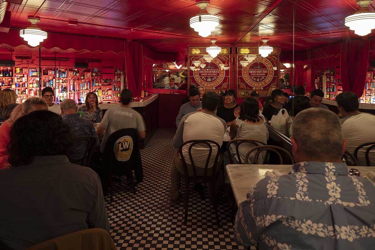 The Stinking Rose's Interior